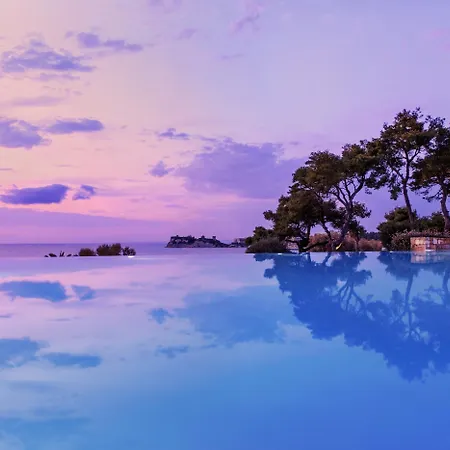 Здравен курорт Sani Club