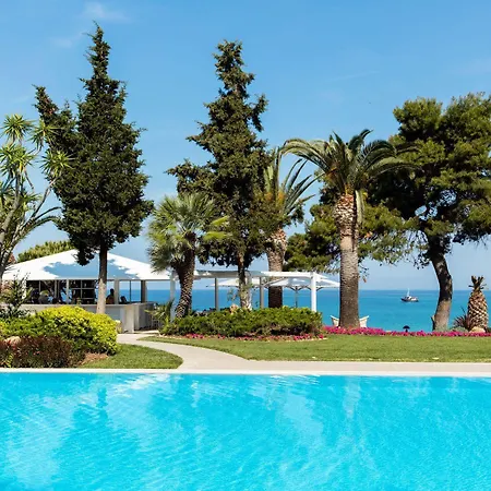 Semesteranläggning (resort) Sani Club 5*